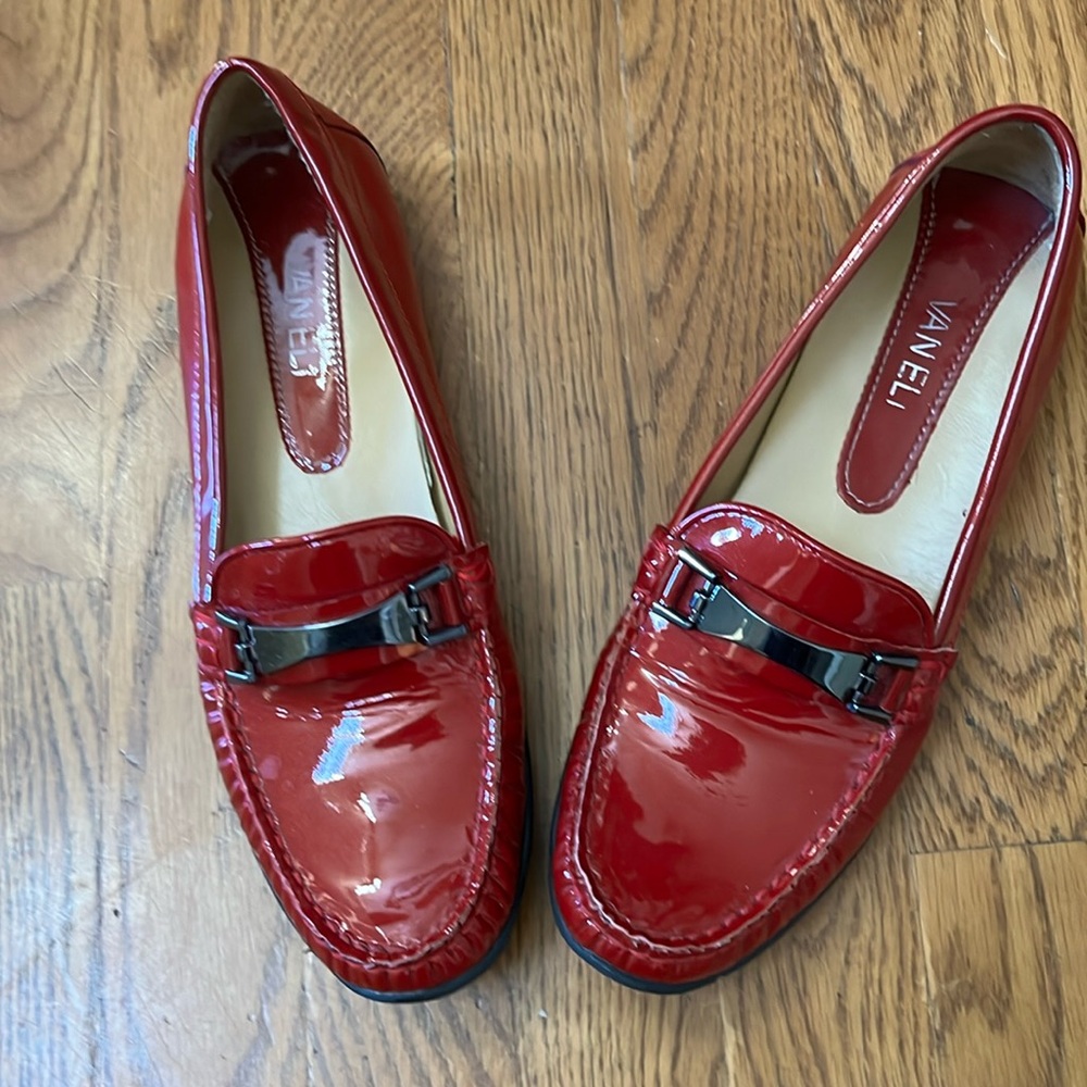 Red patent leather buckled driving mocs Vaneli. Women’s size 8 A. New.